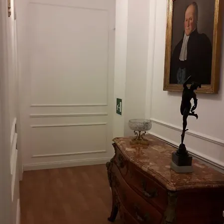 King Plaza Bed & Breakfast