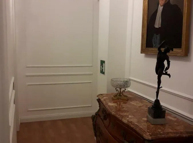 King Plaza Bed & Breakfast